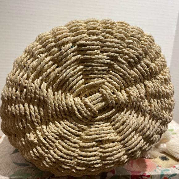 Boho basket woven purse with tassels - Picture 4 of 7